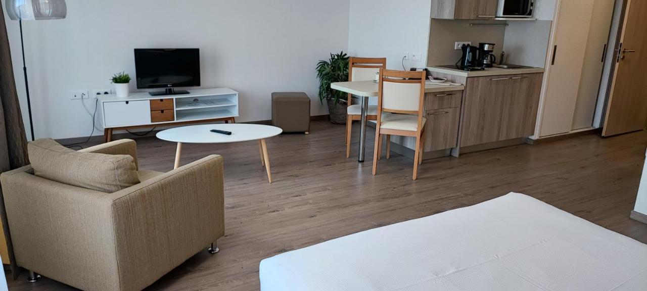 Domitys - Le Carillon D'Or Aparthotel Maubeuge Eksteriør bilde